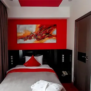 فندق Mildom Premium, الماتي